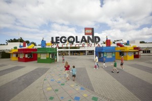 LEGOLAND_California_main_entrance