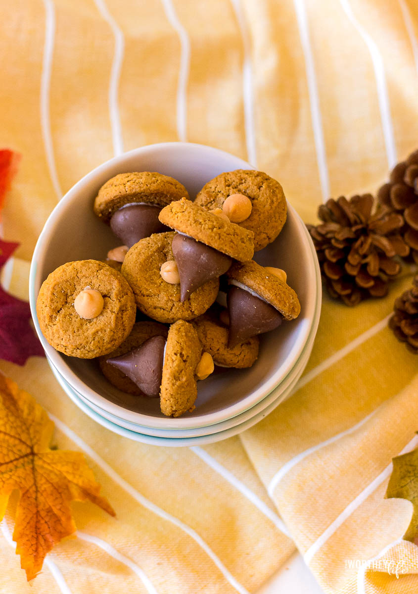 Thanksgiving Acorn Treats