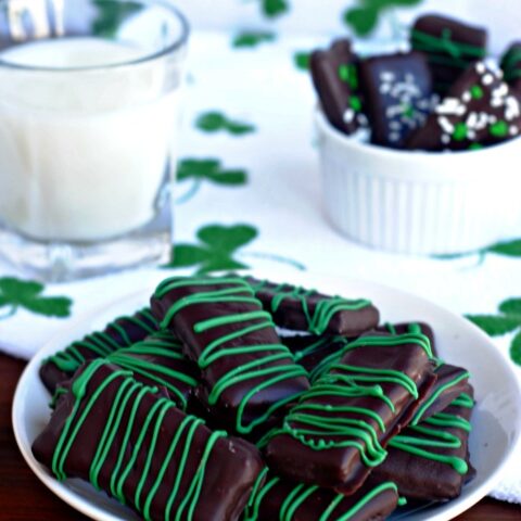 https://www.awortheyread.com/recipe-for-mint-chocolate-grahams/