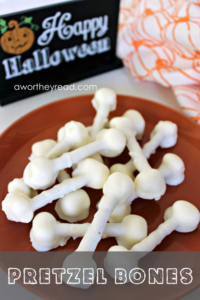 Easy Halloween Treat: Pretzel Bones