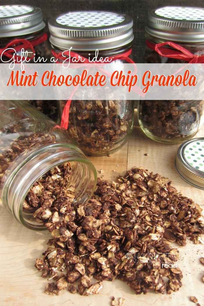 Homemade gifts are the best. Gift in a Jar ideas can be great homemade Christmas Gifts. Try this Gift In a Jar Idea Mint Chocolate Chip Granola Pin it for later!