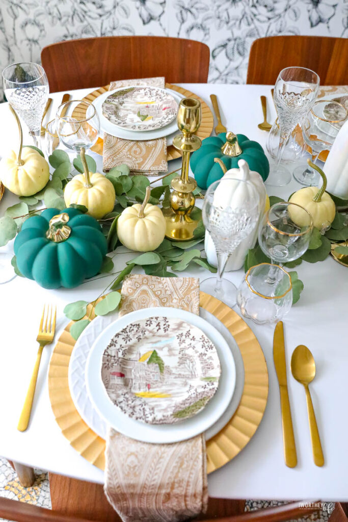 Thanksgiving Table Setting