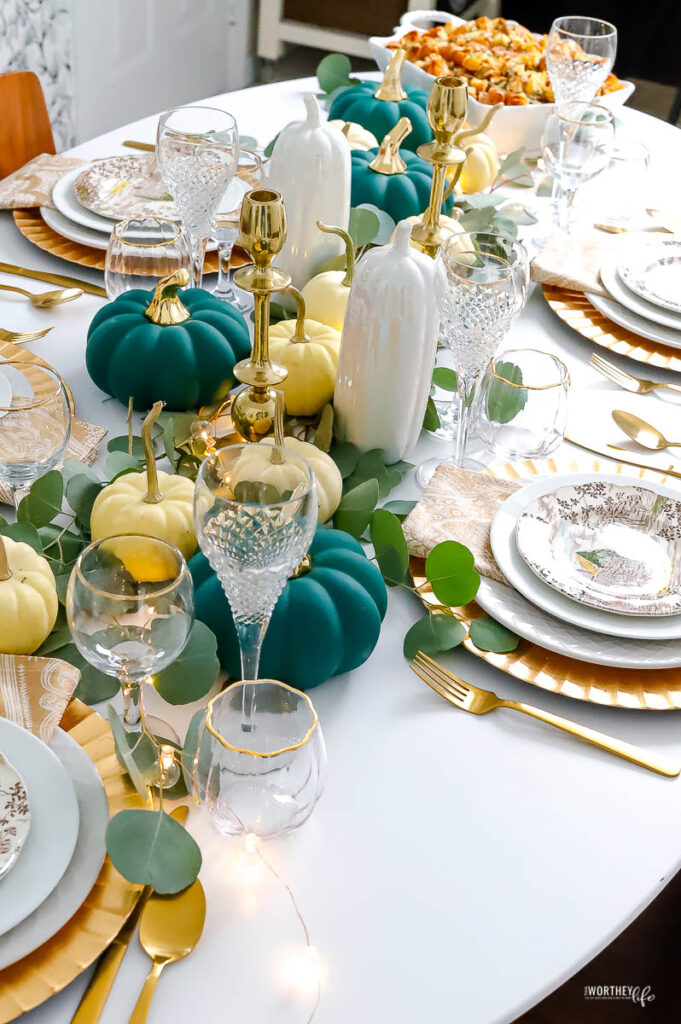 thanksgiving holiday tables