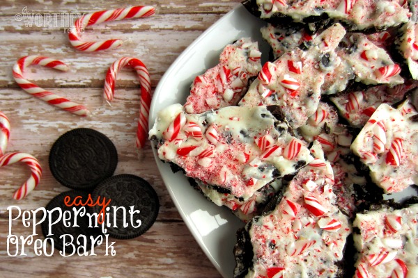 Easy Peppermint Oreo Bark Recipe. Great for a Christmas Treat. Peppermint recipes are big around the holiday and this easy recipe will be great for a gift idea as well. Pin this easy peppermint bark recipe now!