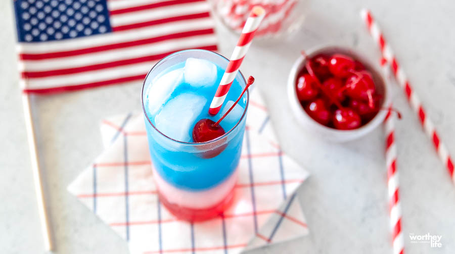 How to make your layered red, white and blue drink: 