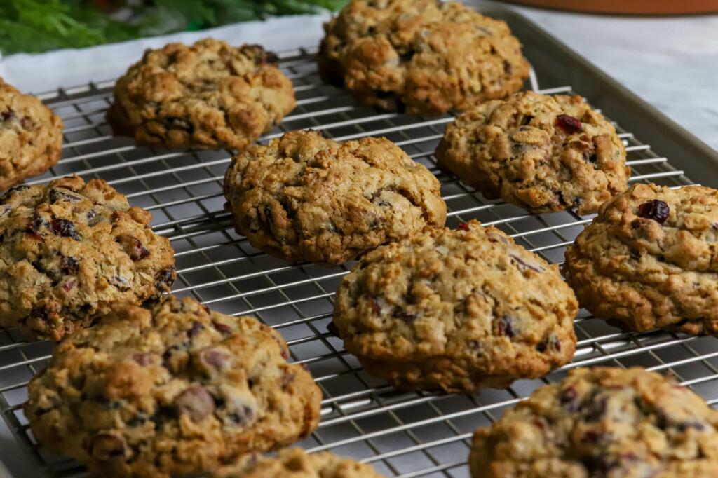 Oatmeal-Cranberry-Chocolate-Chip-Cookies