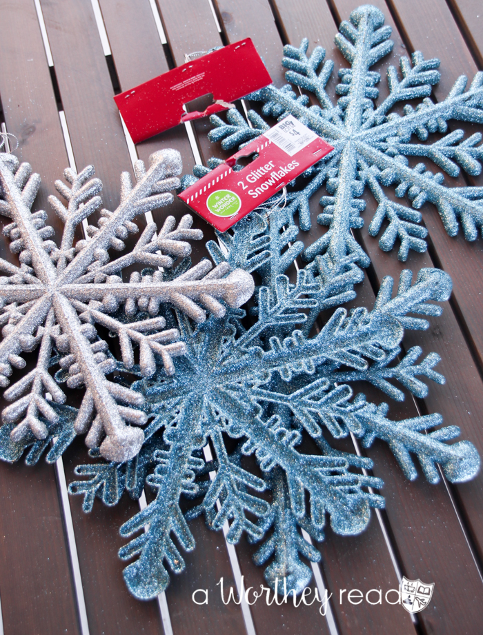 Blue & White Winter Wonderland Tablescape