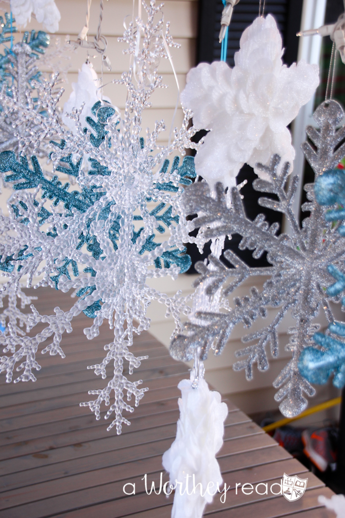 Blue & White Winter Wonderland Tablescape