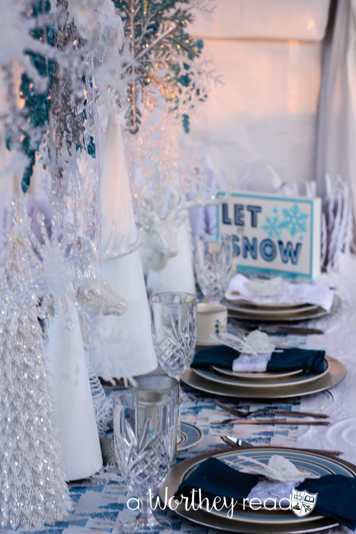 Blue & White Winter Wonderland Tablescape