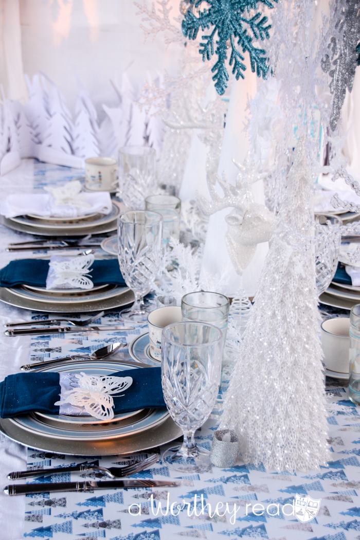 Blue & White Winter Wonderland Tablescape