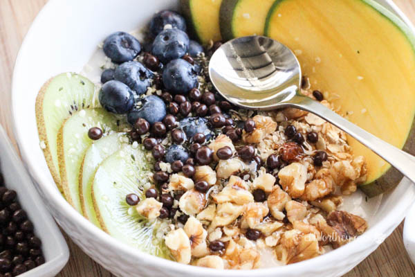 Easy Smoothie Bowl For Breakfast for Non Dairy Eaters