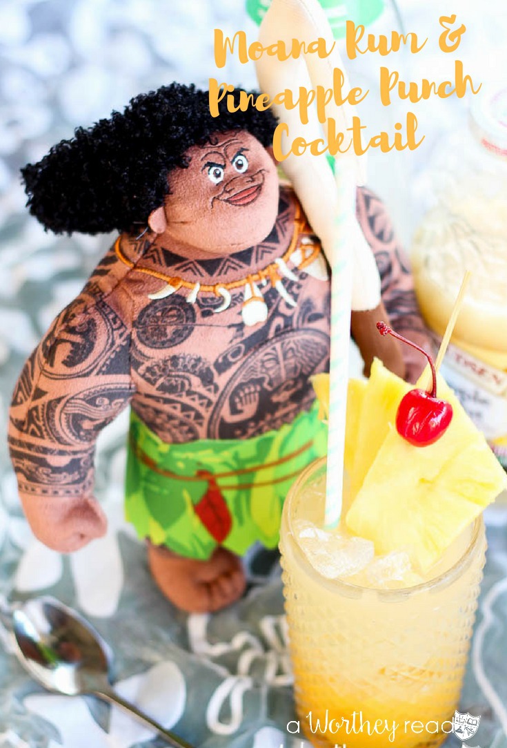 Disney's new movie, Moana is now in theaters! Kick it off with a Moana Rum & Pineapple Punch Cocktail and also a mocktail version. 