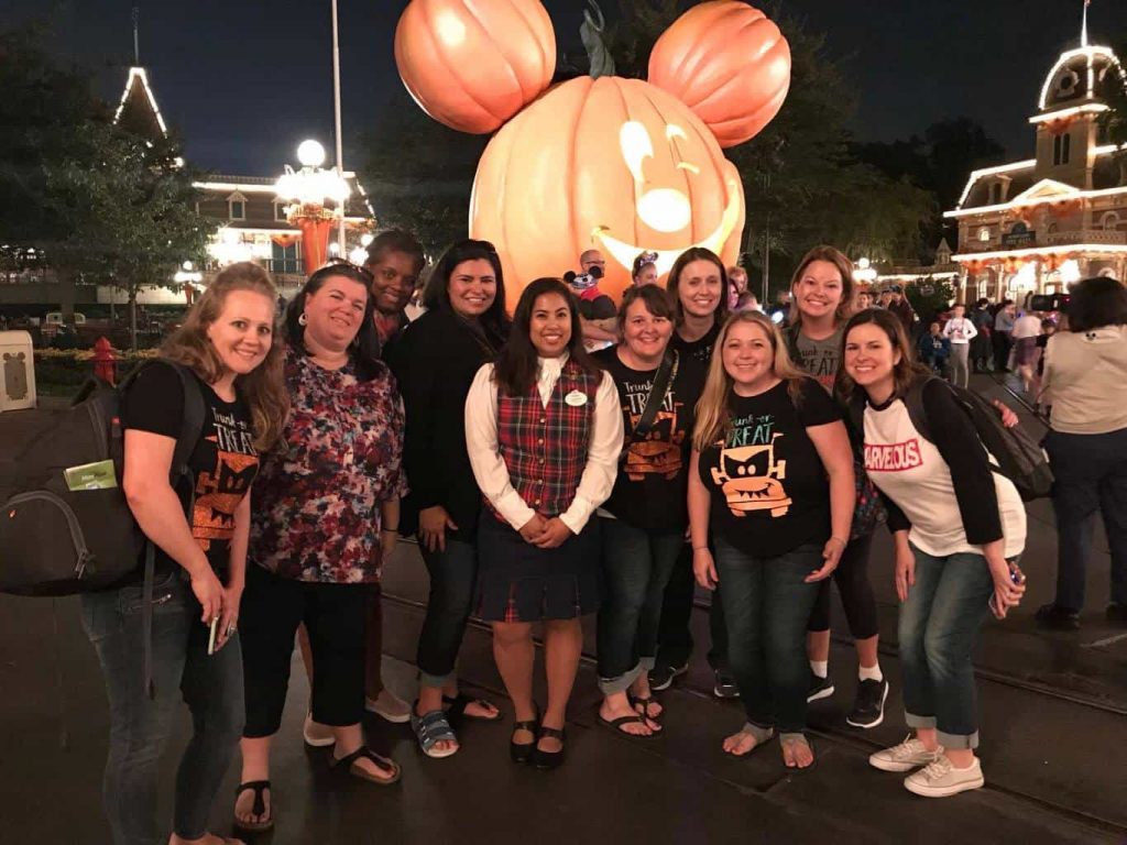 Dsienyland Halloween Time Cars Land