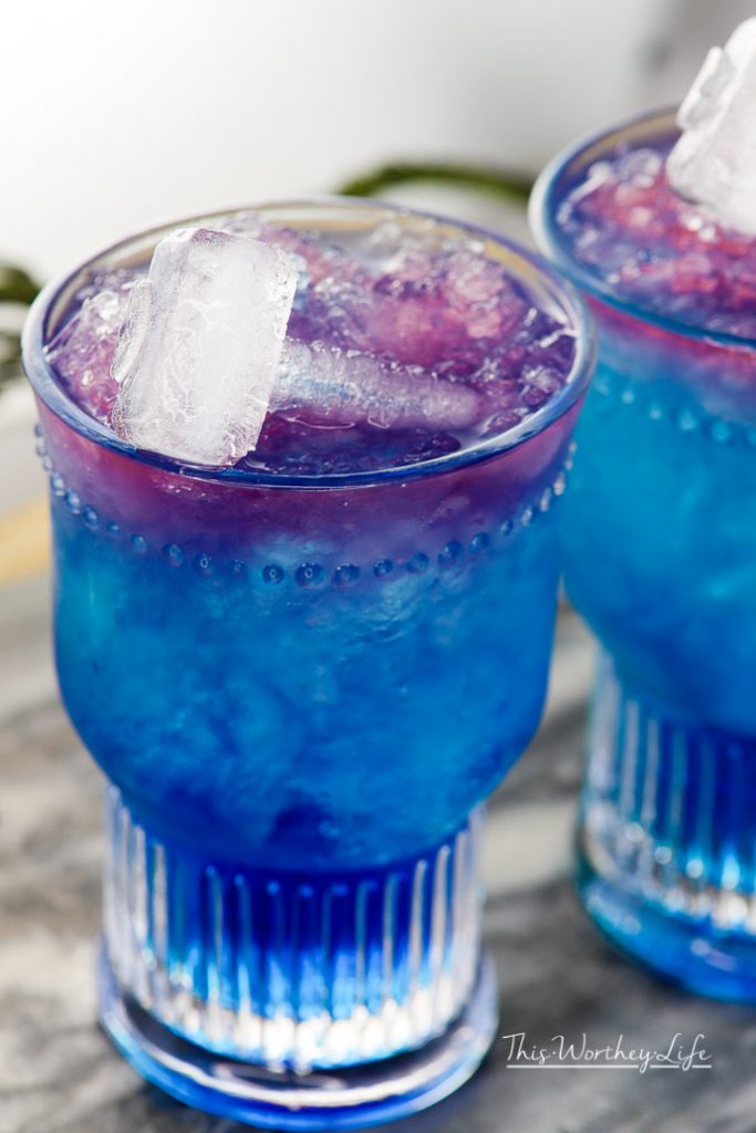 Marvel's Avengers: Infinity War drops April 27th! We're counting down with fun ideas! Try our Avenger's Thor Kid-Drink. This is a Thor drink the whole family can enjoy. Plus, with Thor inspired birthday parties and watch parties, you will want this colorful kid-drink on your menu. Get the recipe and watch the newest Infinity War trailer down below!
