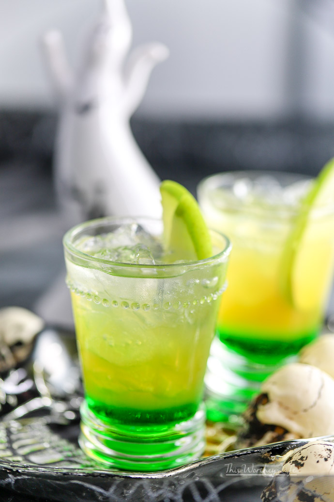 Green Apple Cider Lemonade KidFriendly Halloween Drink
