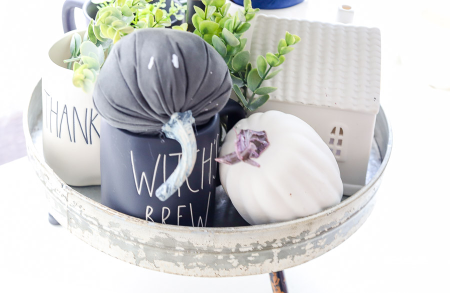How to decorate with Rae Dunn fall stuff