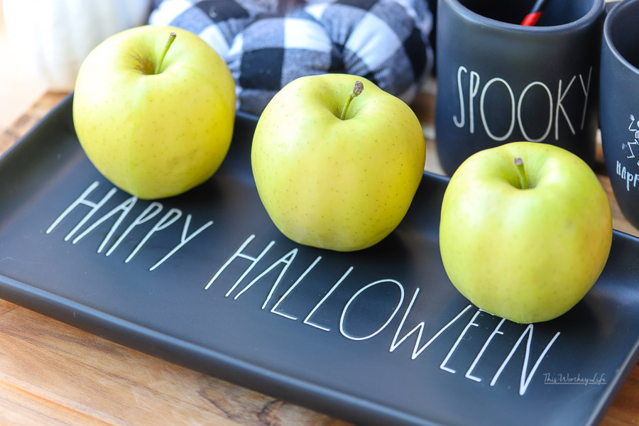 Halloween Treat Recipe idea: Meringue Halloween Apples