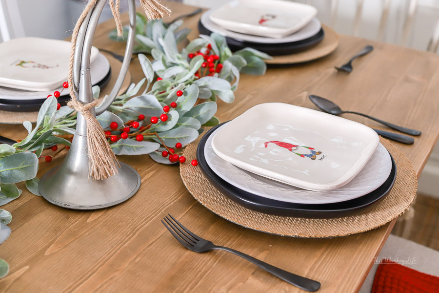 Easy Holiday Tablescape Idea