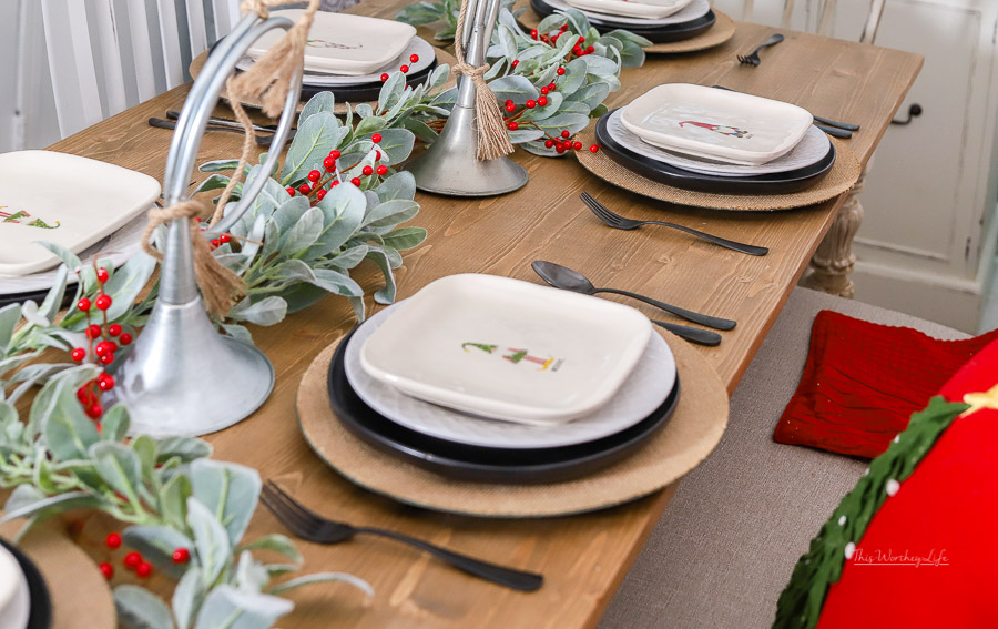 Easy Holiday Tablescape Idea