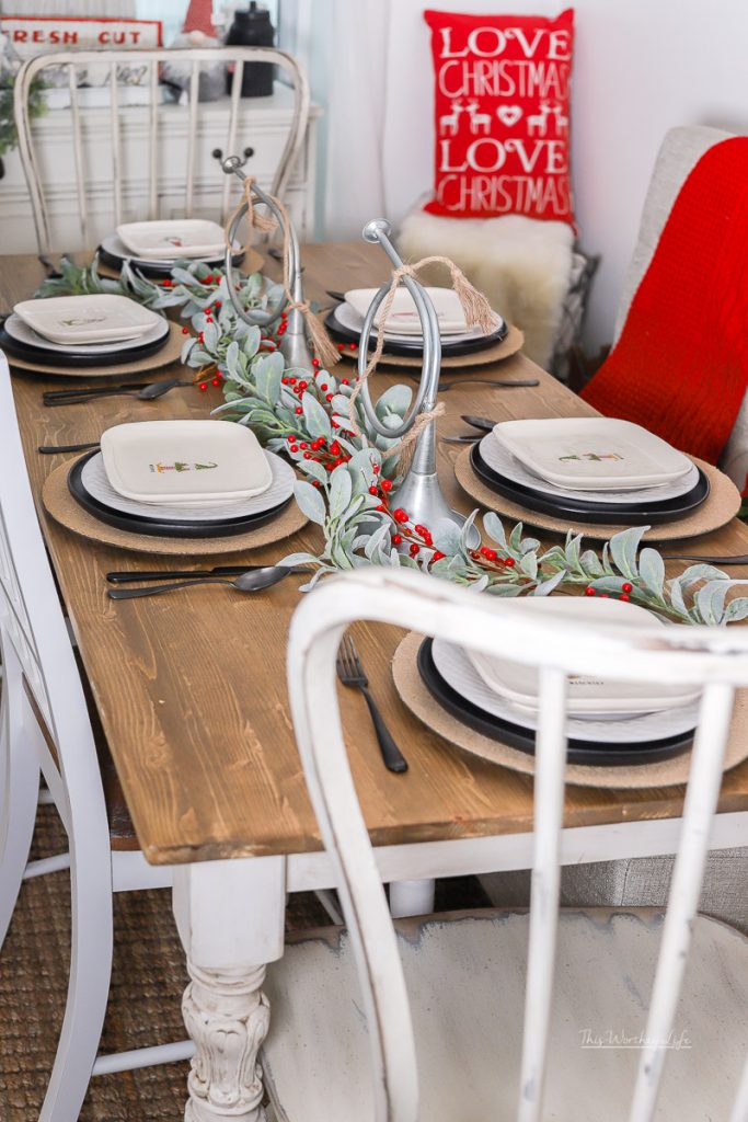 Easy Holiday Tablescape Idea