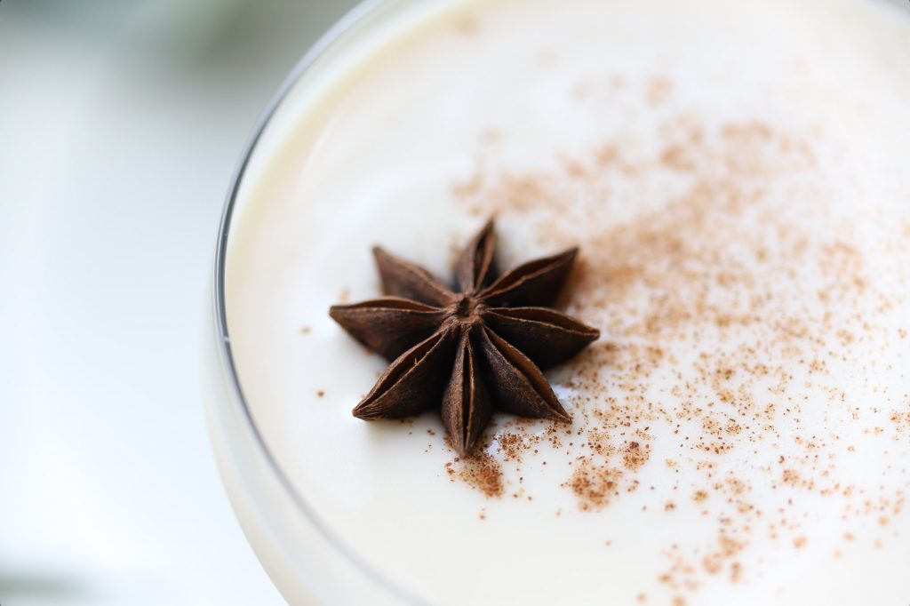 Searching for the perfect Holiday cocktail? Well, look no further than our rich, creamy, and all-out festive eggnog mixed drink.  This White Chocolate Bourbon Eggnog has lots of Christmassy flavors like nutmeg, cinnamon, and clove! And the silky creaminess of the eggnog is spiked with the caramel notes of good bourbon whiskey.