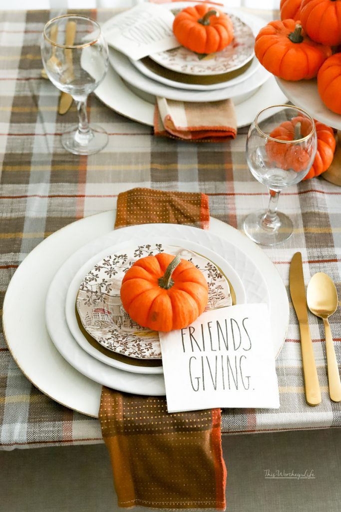 13 Ideas for a Perfect Friendsgiving Party - Tagvenue Blog