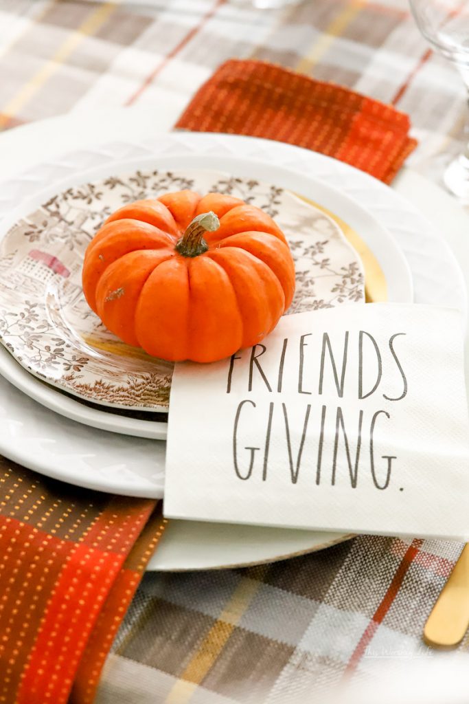 13 Ideas for a Perfect Friendsgiving Party - Tagvenue Blog