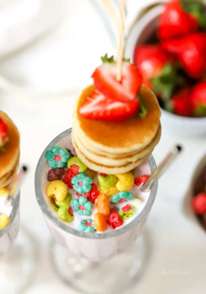 Here's how to make a Breakfast Milkshake with Pancakes