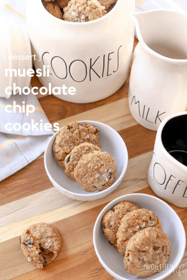 How to make homemade chocolate chip cookies using muesli