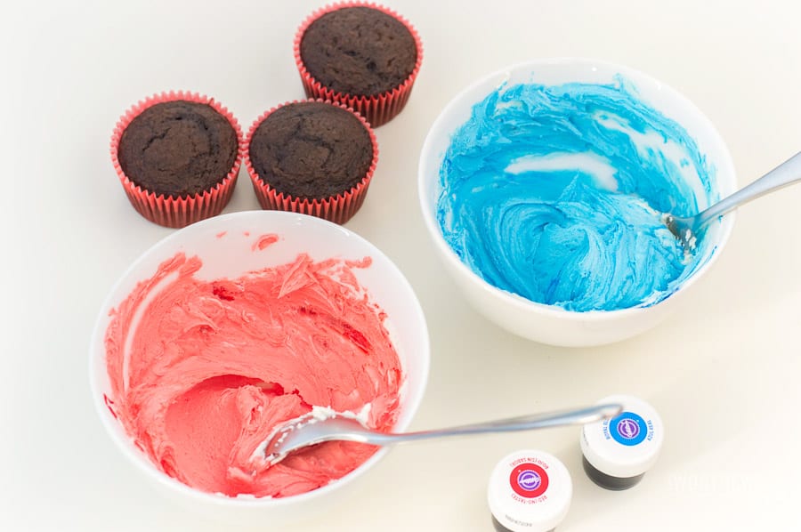 How to make Dr. Seuss Thing 1 and Thing 2 Cupcakes