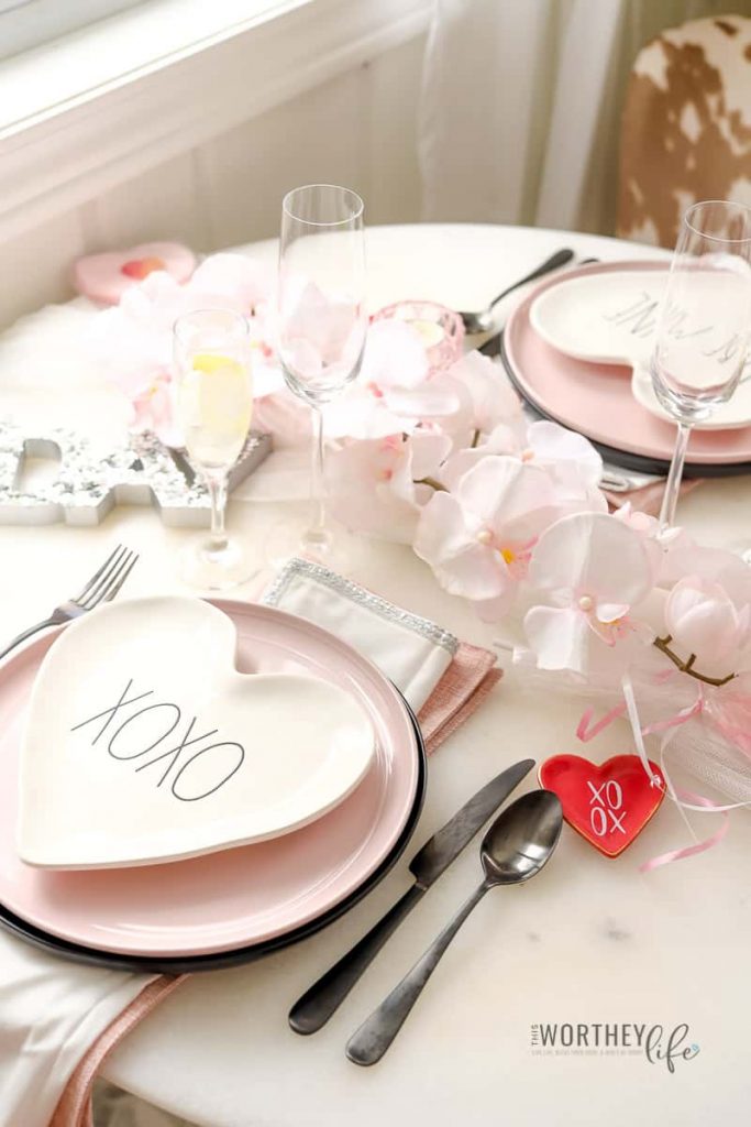 Valentine's Day decor ideas for two