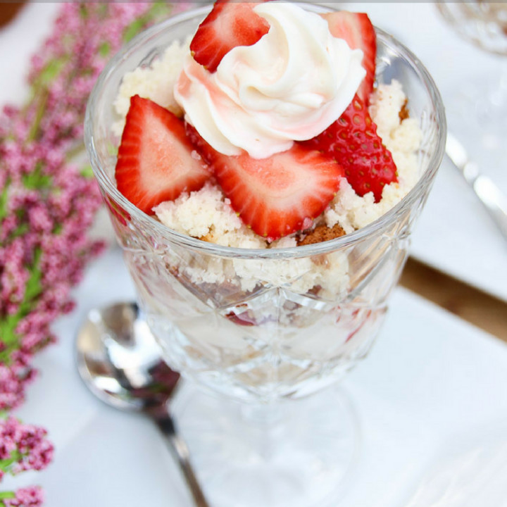 Easy Dessert Strawberry Shortcake Crumble