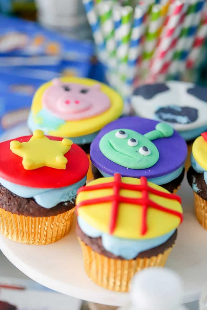 How to make Toy Story themed cupcakes