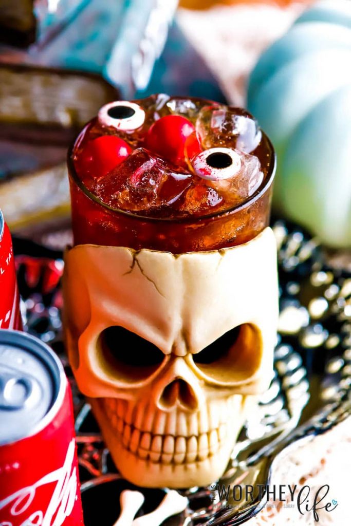 Halloween Cocktail using Whiskey and Coca Cola