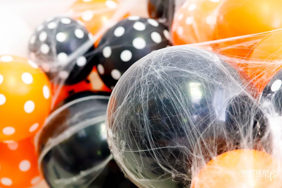 How to make a Halloween Balloon arch