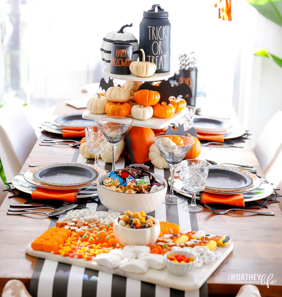 Black and White Halloween Decor For Tablesetting