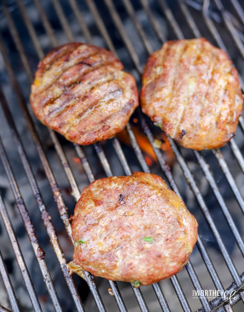 How to cook perfect turkey burgers on a charcoal grill