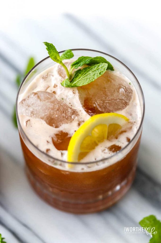 popular and easy bourbon cocktails