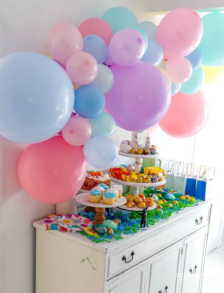 Easter Balloon Garland