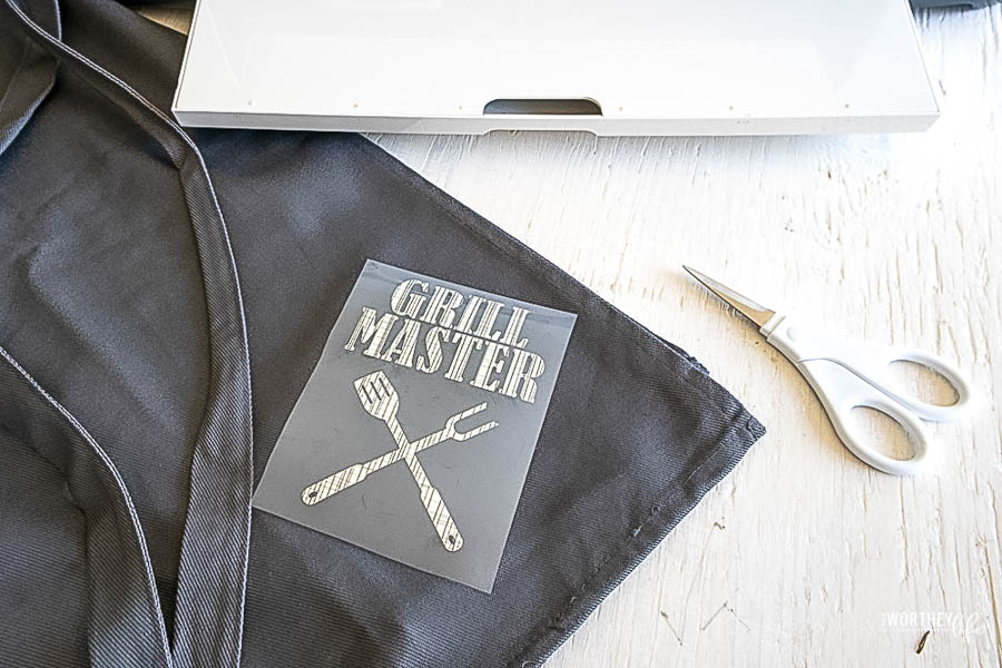 DIY Grill Master Apron Using A Cricut