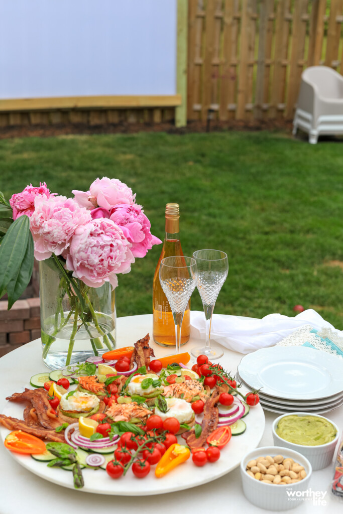Brunch at home idea in the backyard with food 