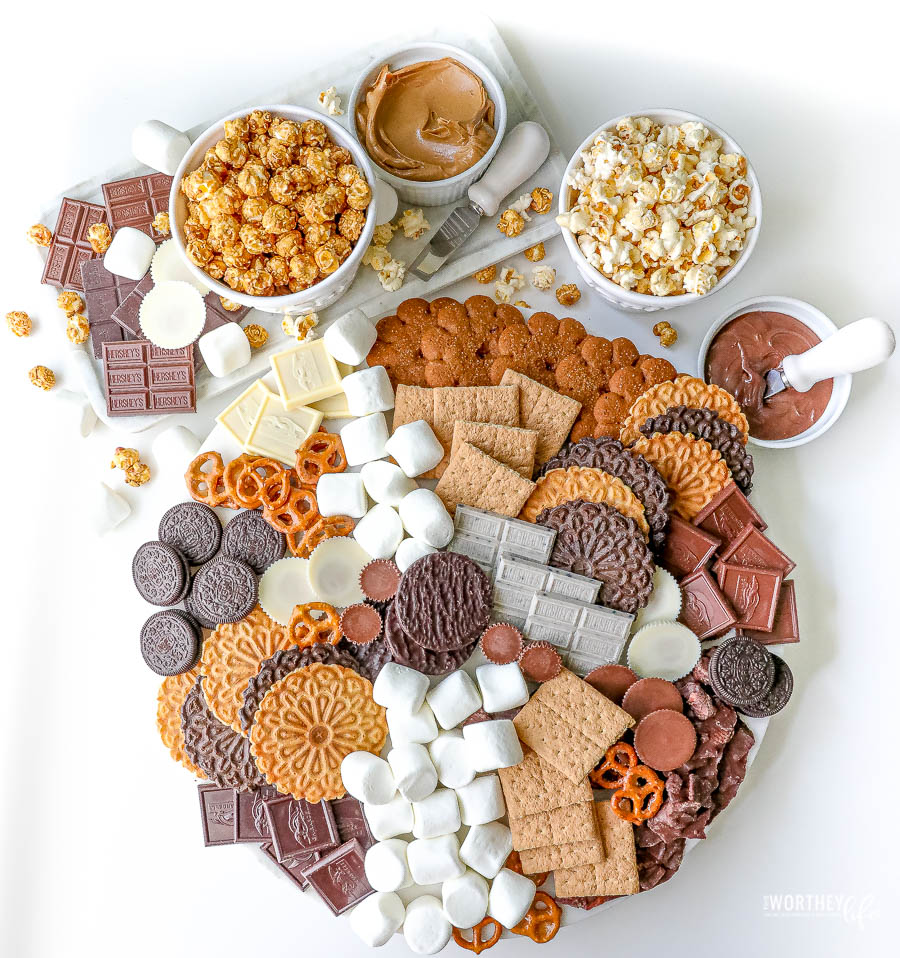 The Ultimate S'Mores Grazing Board