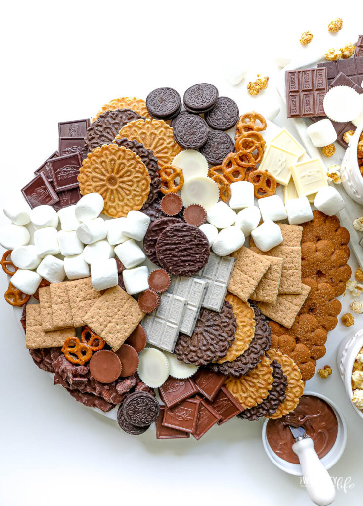 How to style your s'mores grazing board