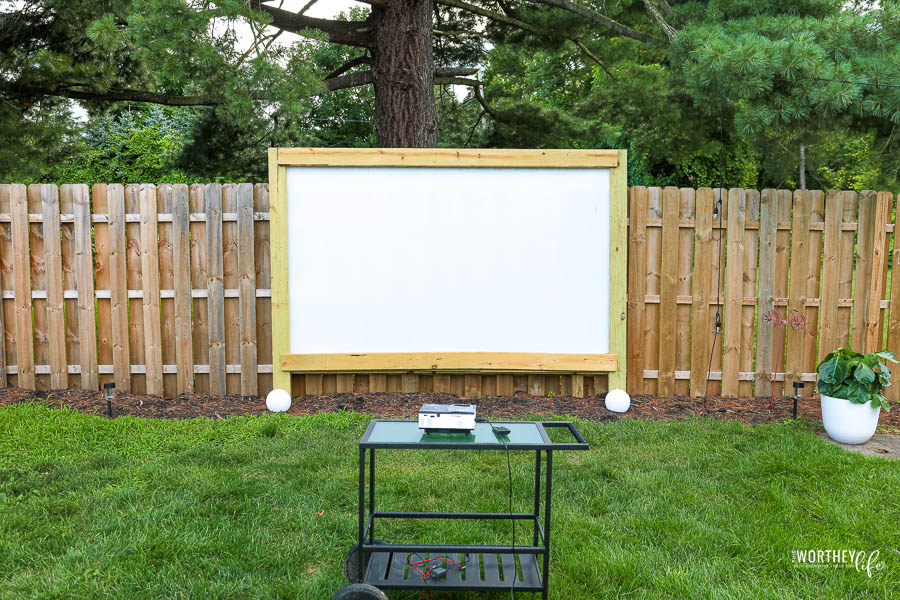 DIY Outdoor Movie Screen