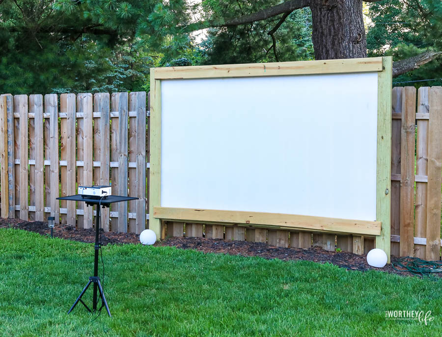 DIY Outdoor Movie Screen