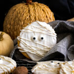 Mummy Shortbread Cookies with Vanilla and Cinnamon 