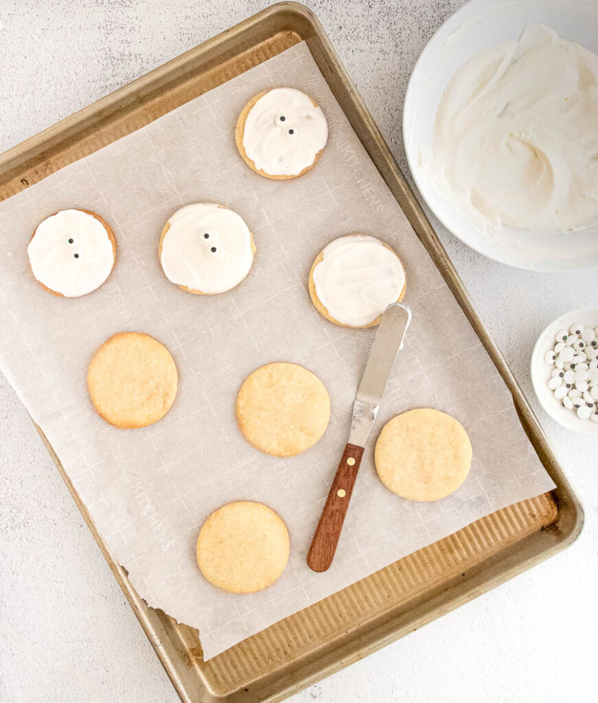 How to make Mummy Shortbread Cookies