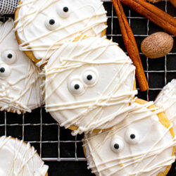 mummy halloween cookies