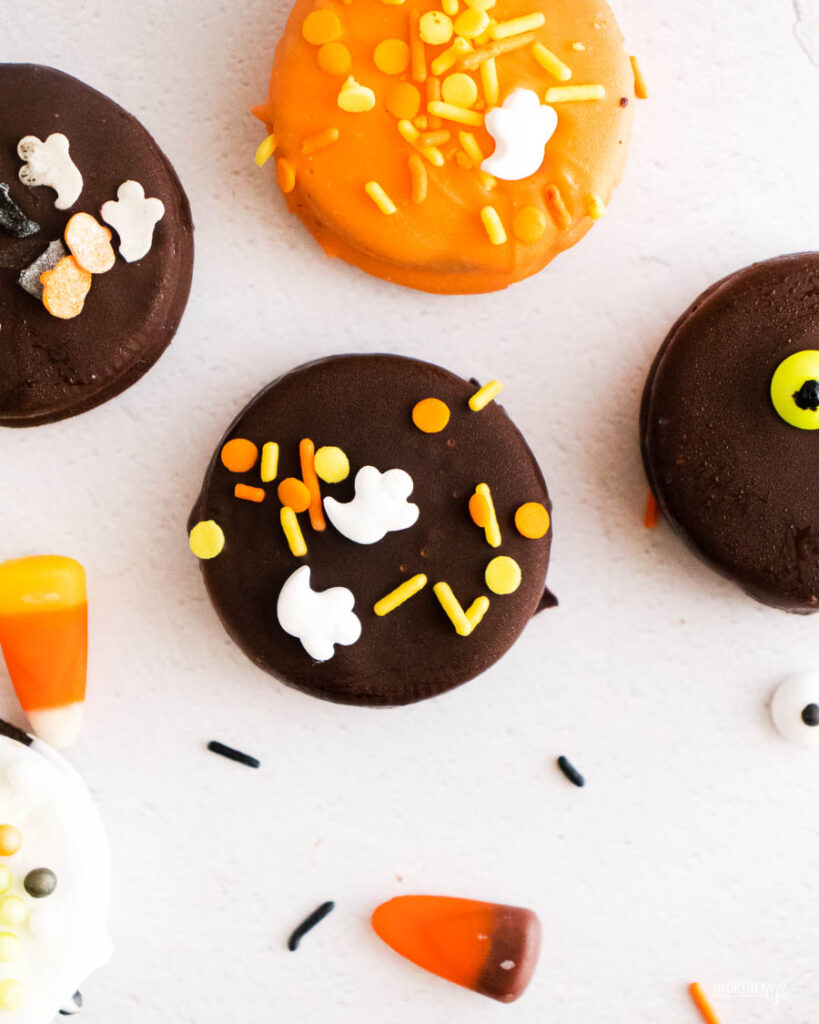 Halloween Chocolate Covered Oreos recipe