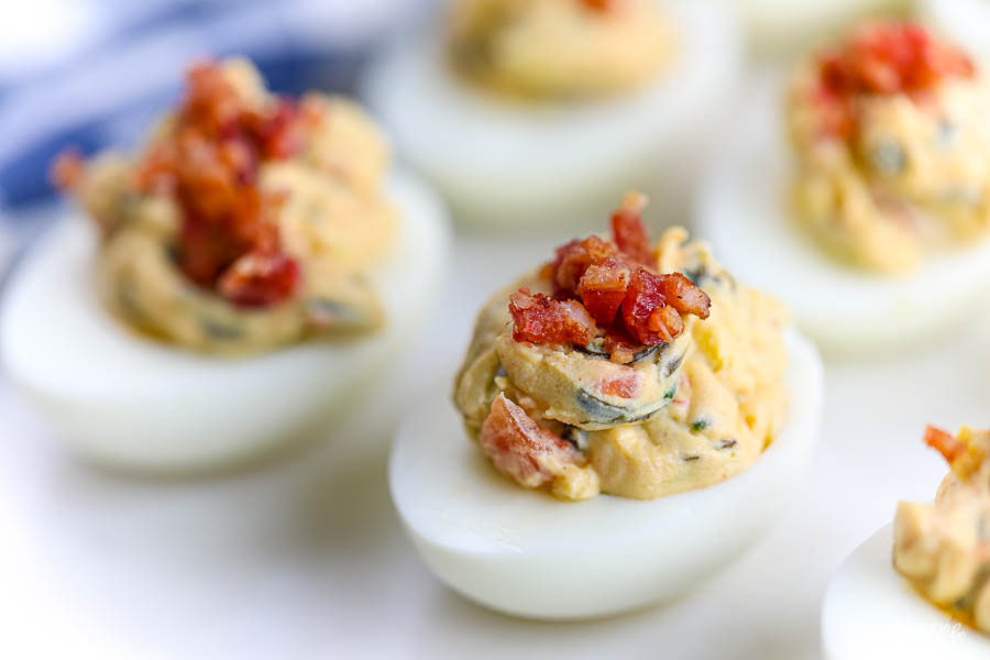 how to make holiday deviled eggs